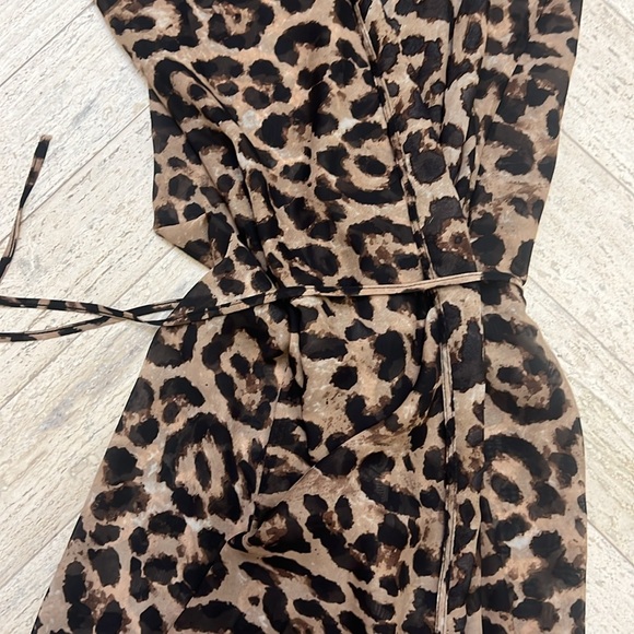 Sheet leopard swim cover up - Picture 4 of 5